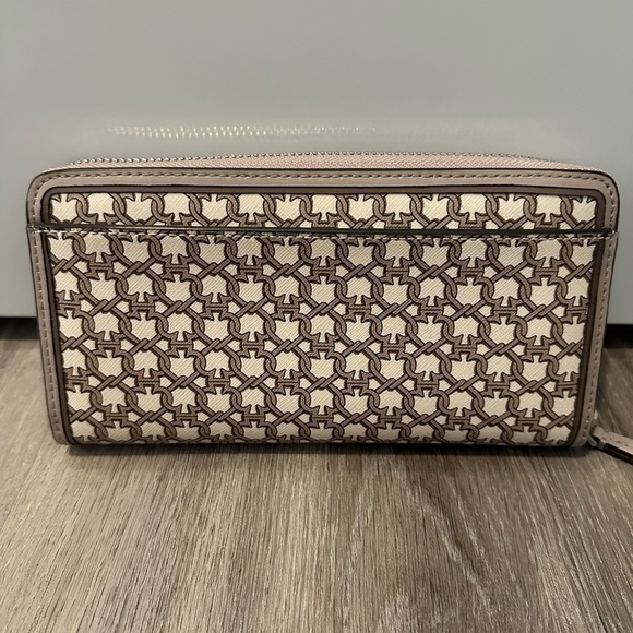 Kate Spade Spade Link large tote with matching large wallet - Picture 10 of 11